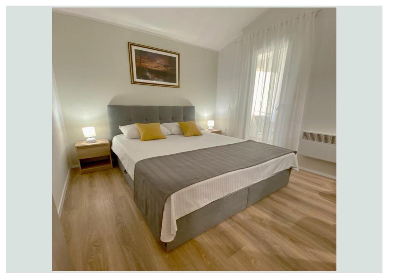 Apartments Fantasia Pula Exterior photo